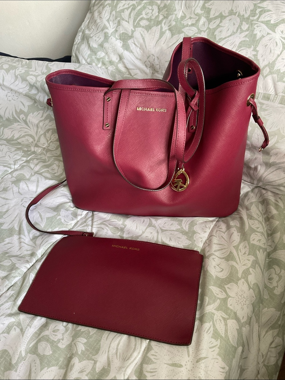 Michael Kors tote & water set